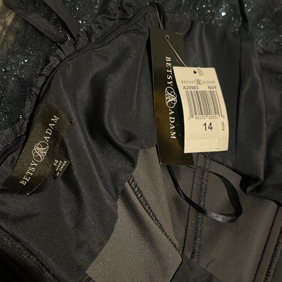 Betsy & Adam
Women's Fit & Flare Glitter Tulle Dress - Picture 8 of 9